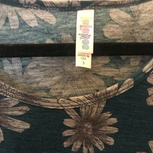 Short sleeve high/low Lularoe shirt